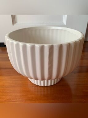 White Matte Fluted Ribbed Ceramic Pedestal Fruit Bowl